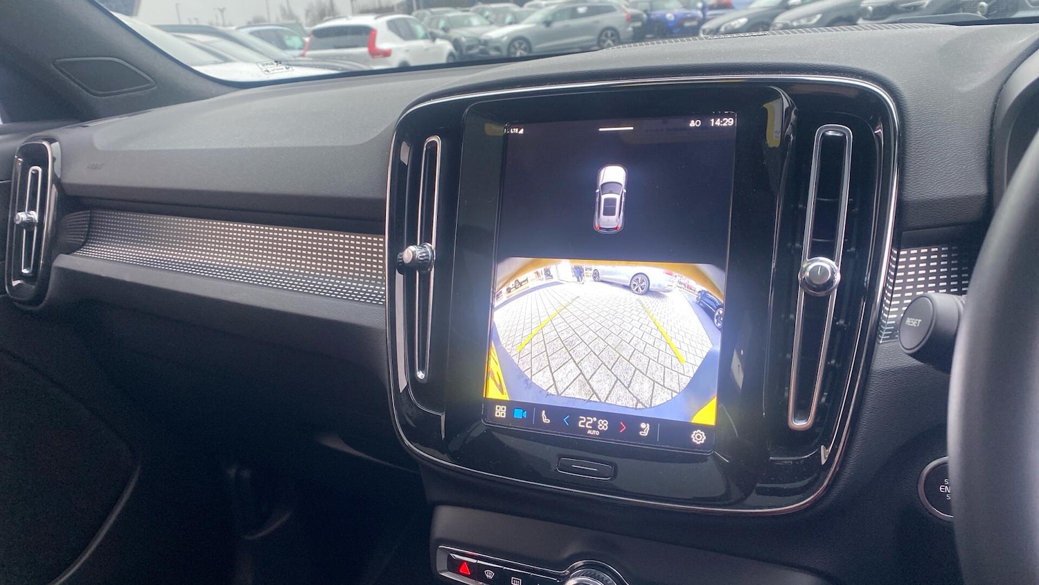 Used Volvo XC40 for sale - 77166725: Photo 16