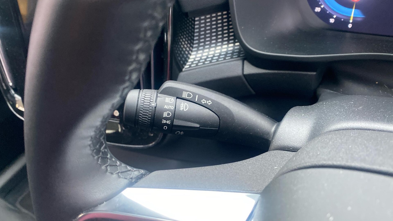 Used Volvo XC40 for sale - 77166725: Photo 19