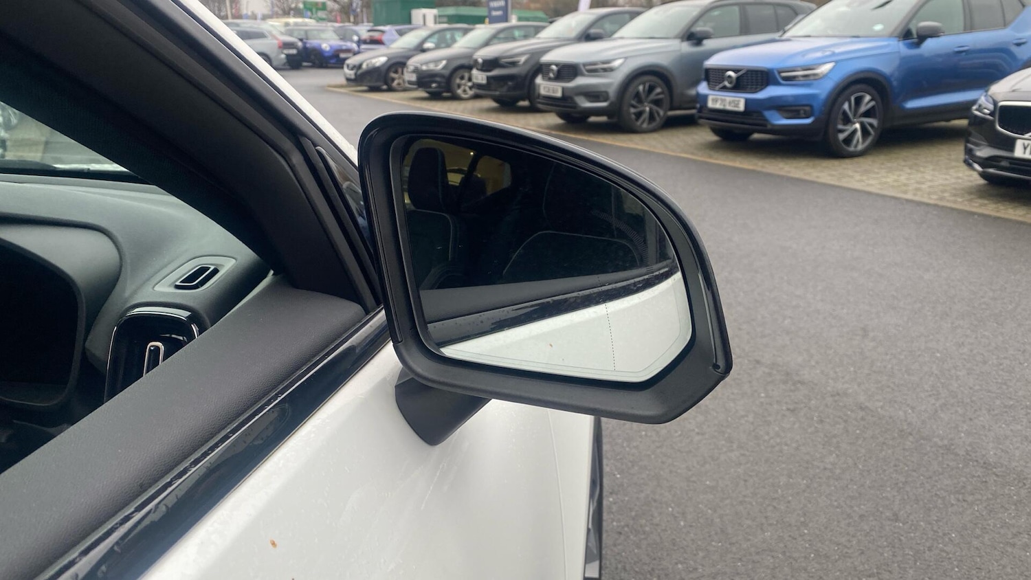 Used Volvo XC40 for sale - 77166725: Photo 31