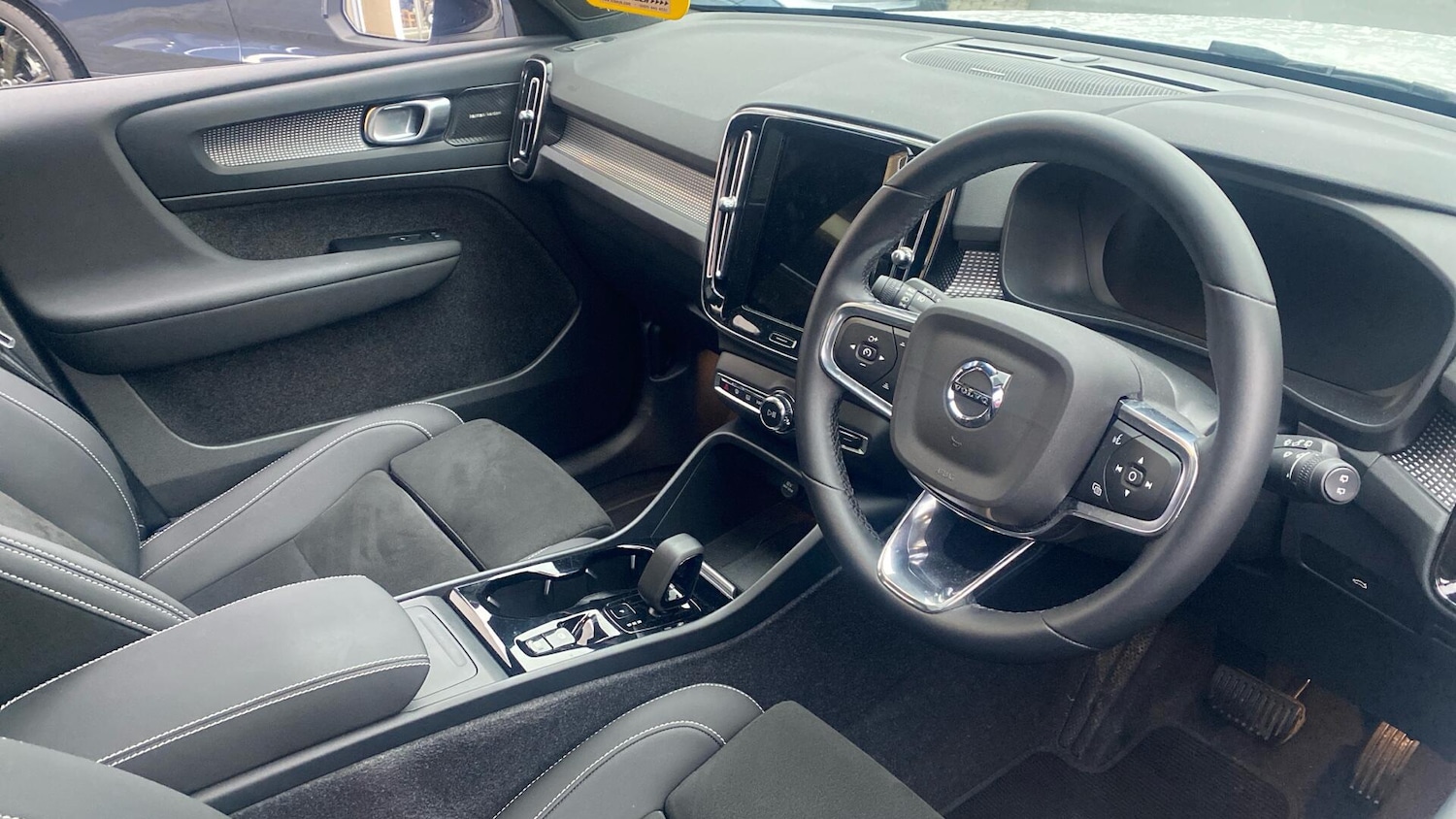 Used Volvo XC40 for sale - 77166725: Photo 4