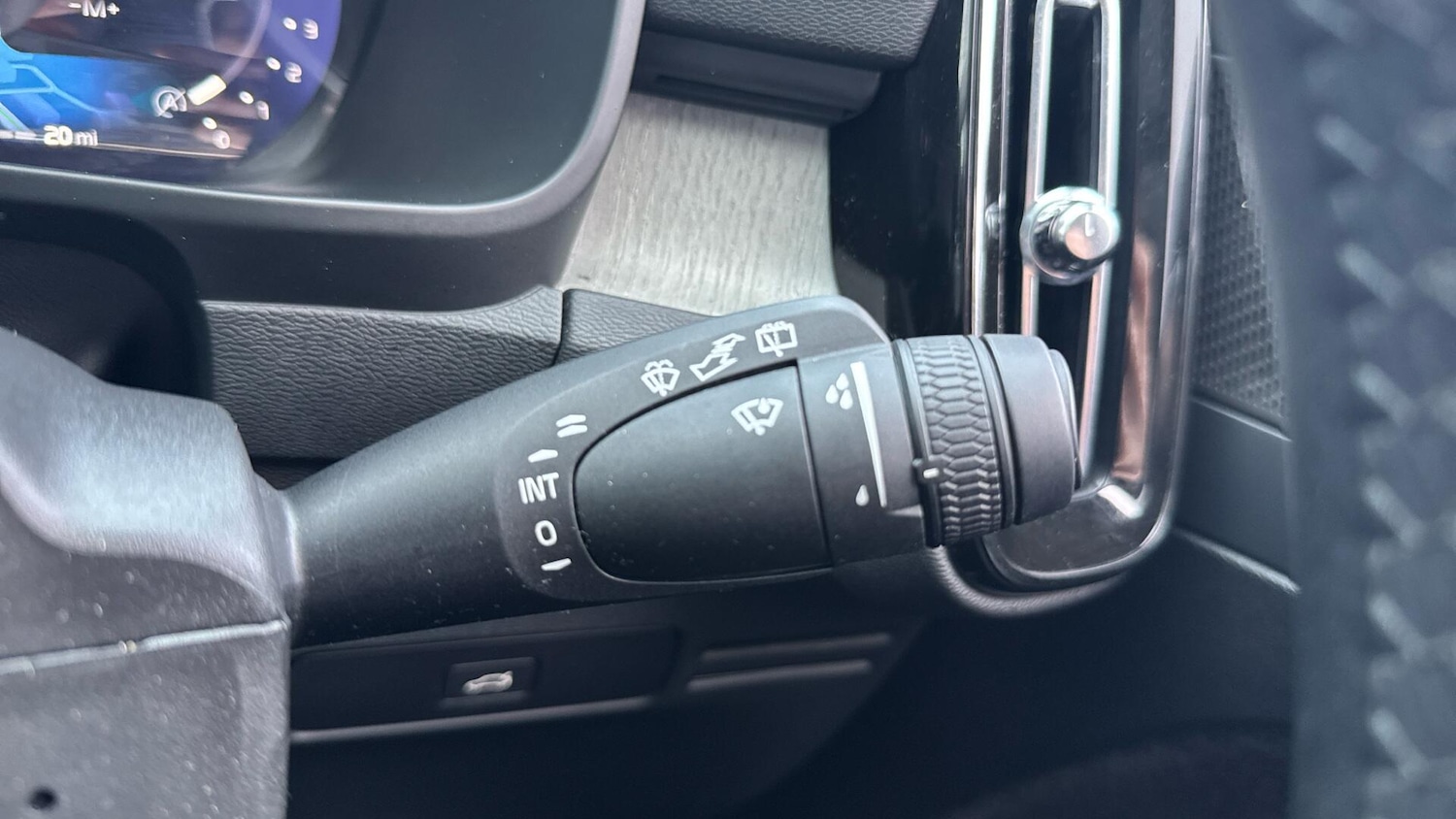 Used Volvo XC40 2025 for sale - 78220026: Photo 23