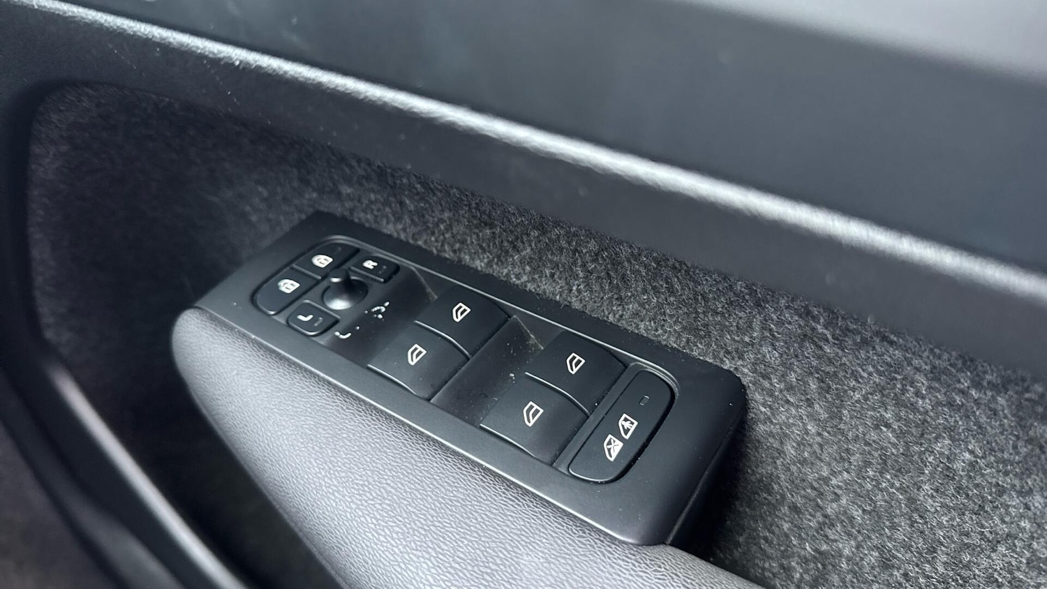 Used Volvo XC40 2025 for sale - 78220026: Photo 24