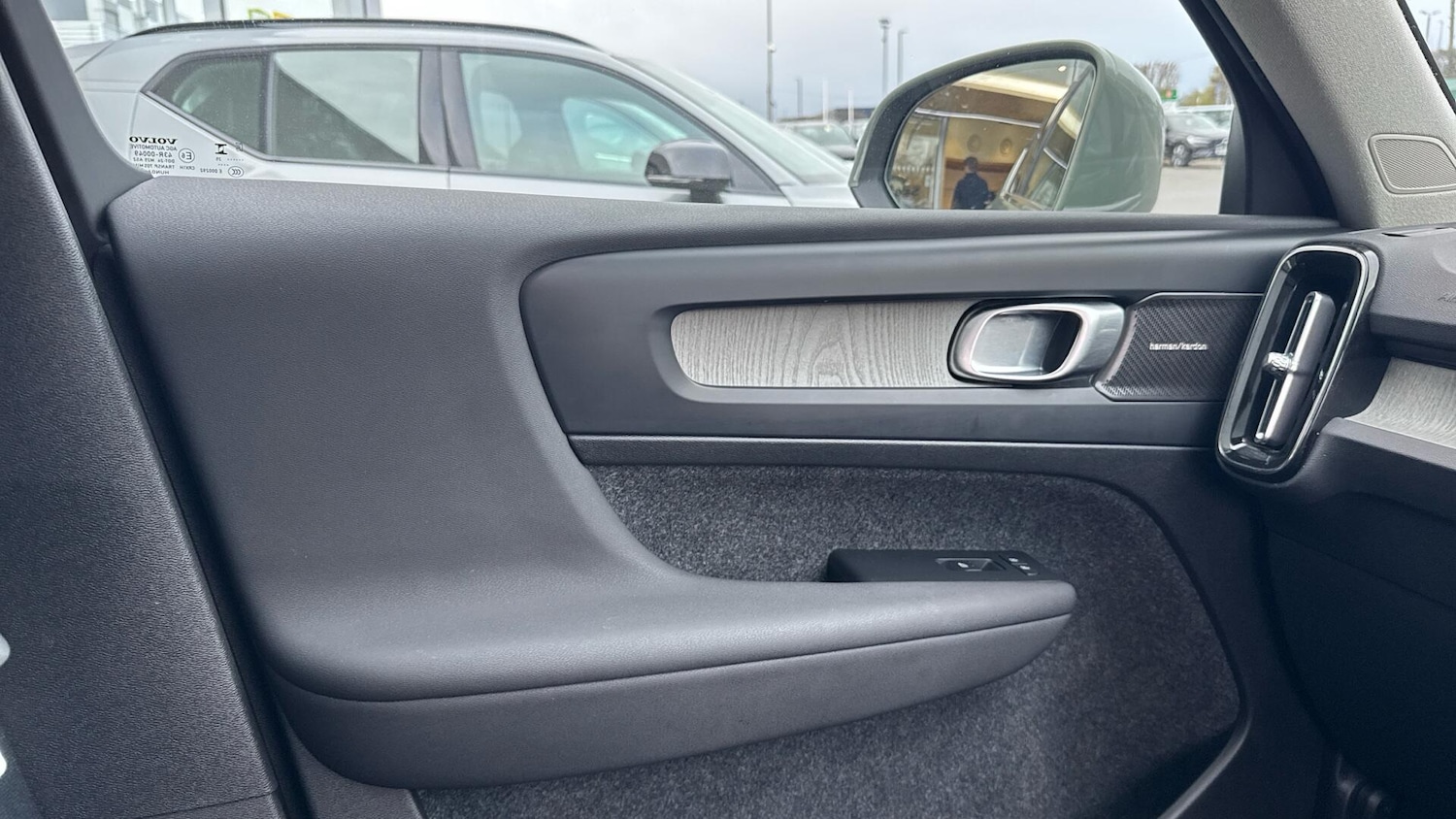 Used Volvo XC40 2025 for sale - 78220026: Photo 29