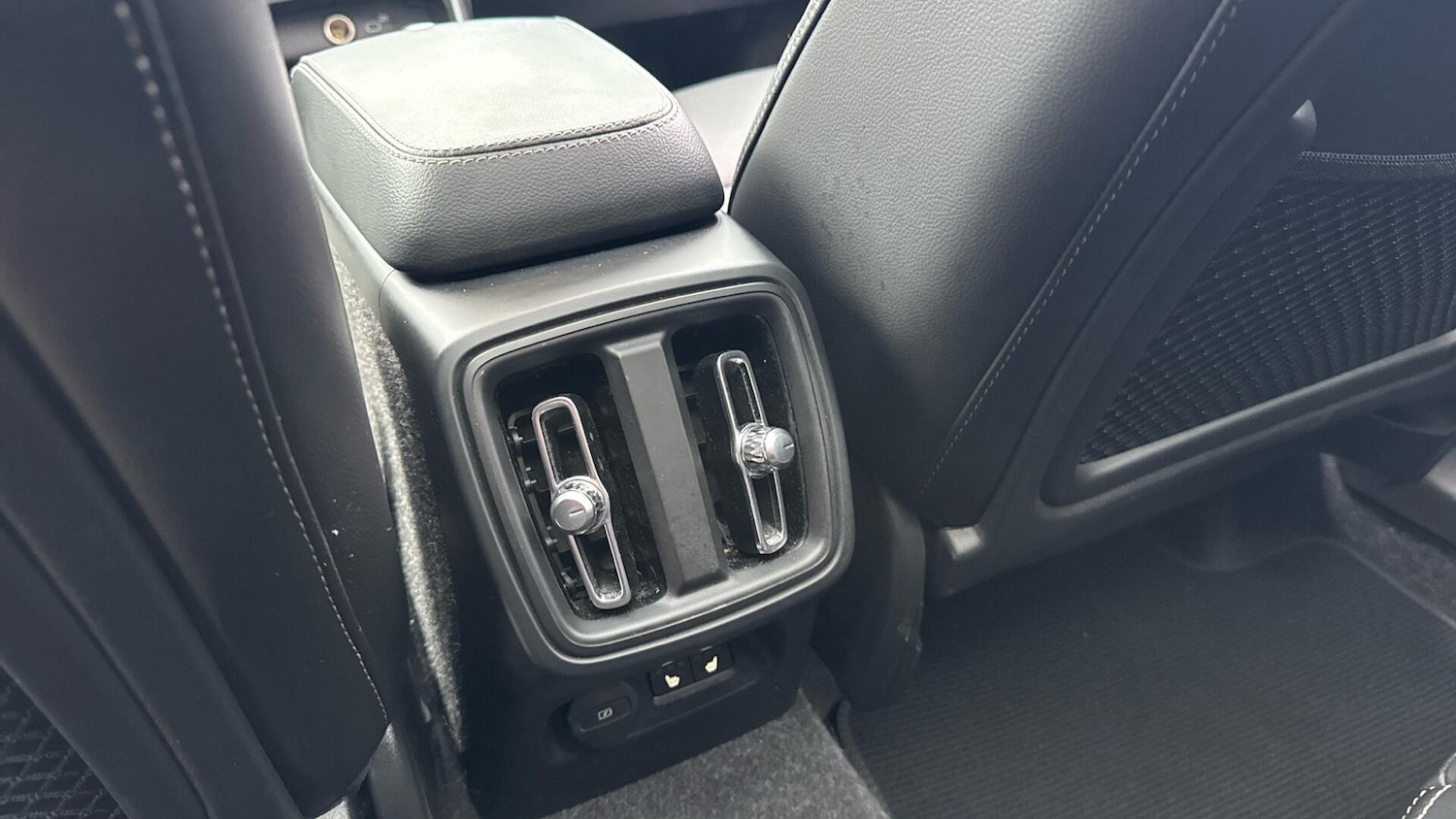 Used Volvo XC40 2025 for sale - 78220026: Photo 36