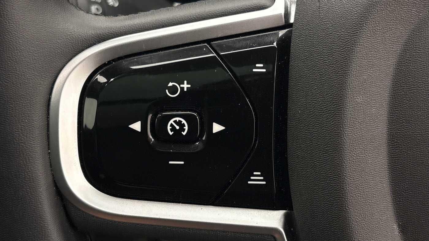 Used Volvo XC60 2025 for sale - 77091412: Photo 32