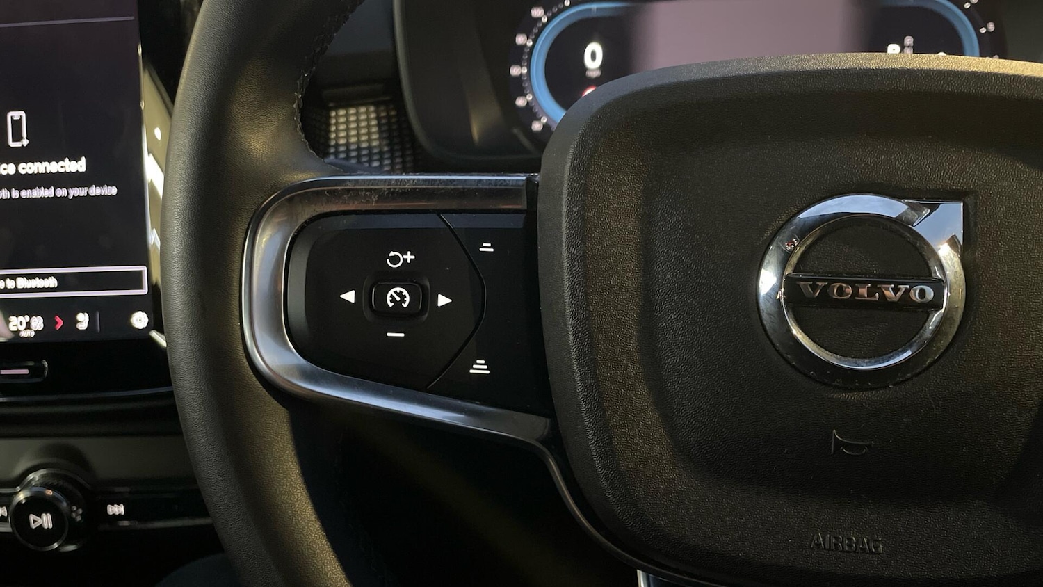 Used Volvo XC40 2022 for sale - 77060194: Photo 21