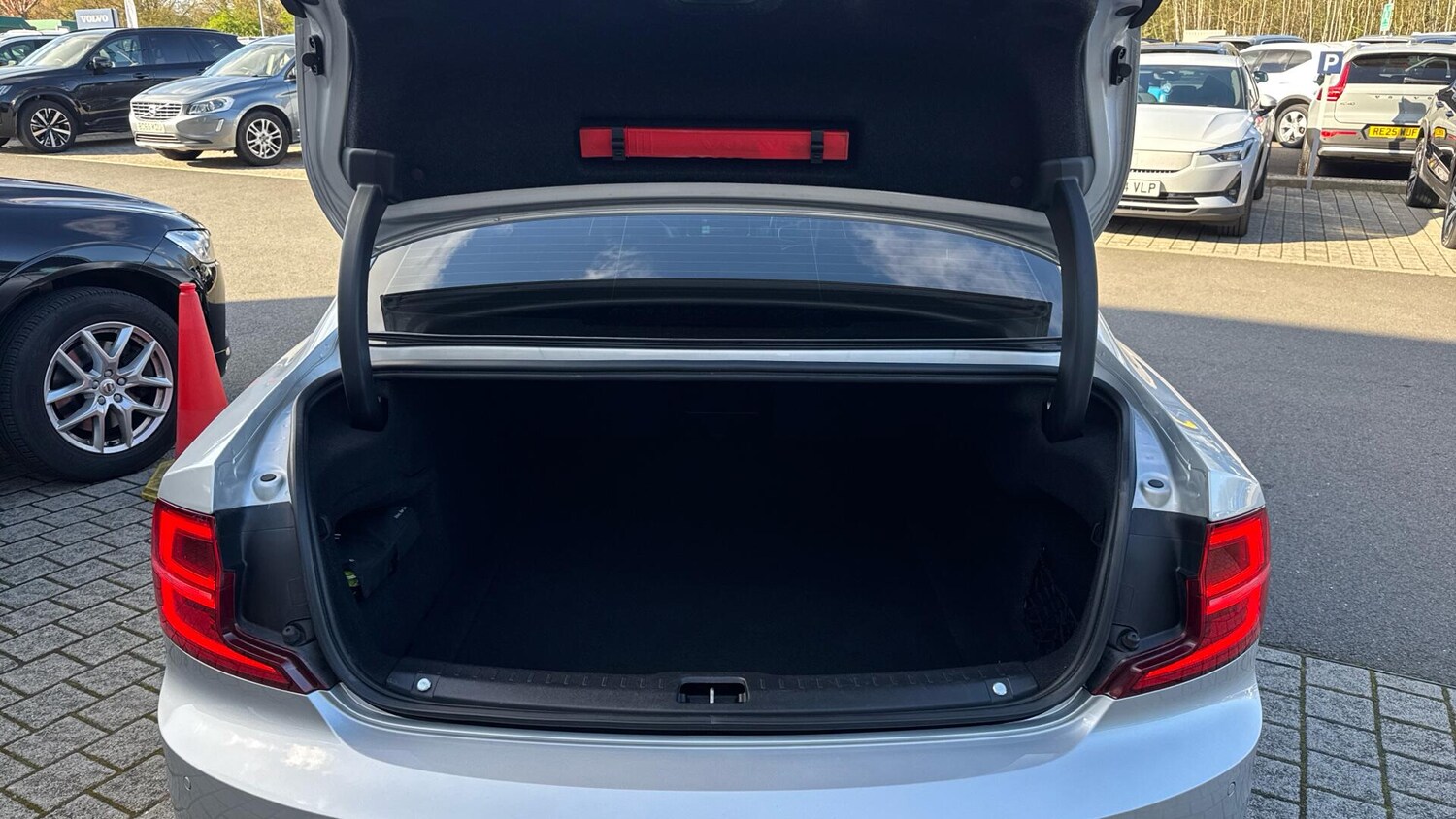 Used Volvo S90 2017 for sale - 78170561: Photo 13