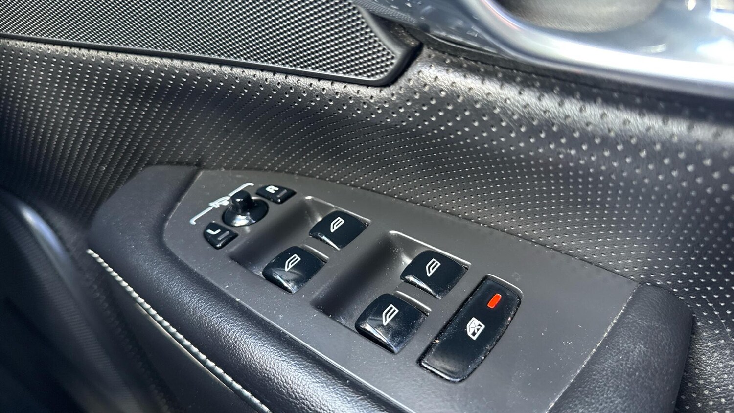 Used Volvo S90 2017 for sale - 78170561: Photo 24