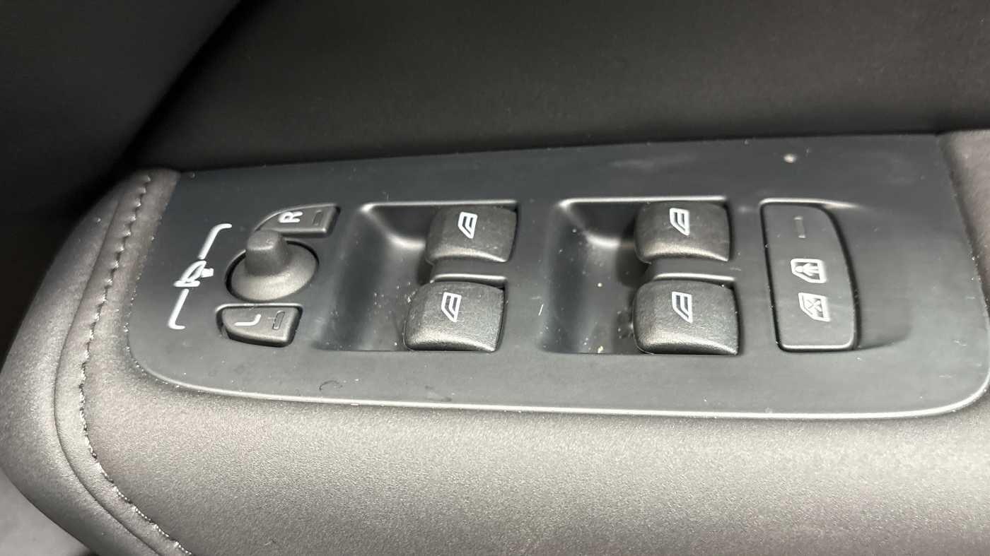 Used Volvo XC60 for sale - 77484479: Photo 25