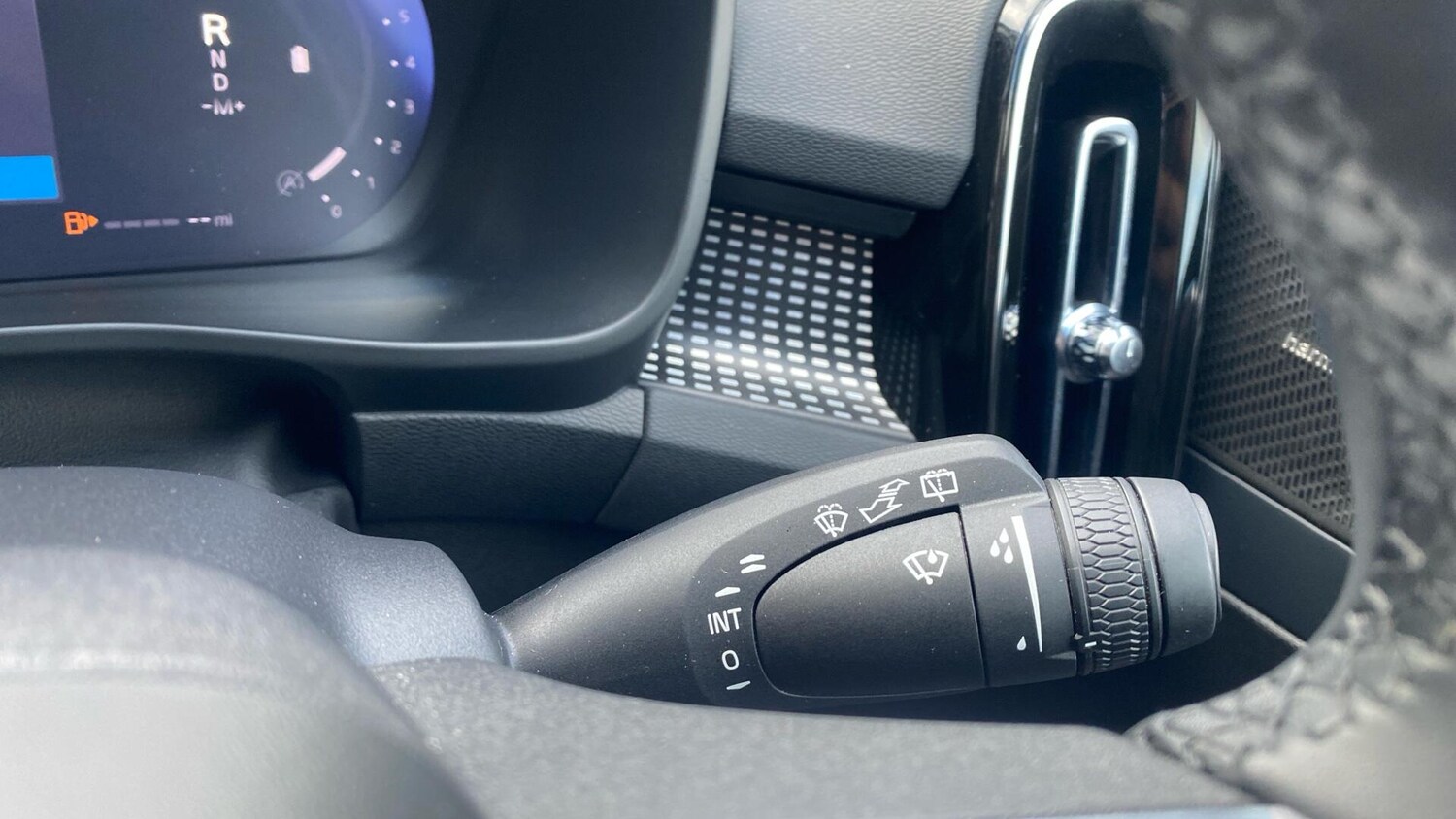 Used Volvo XC40 for sale - 77671799: Photo 23