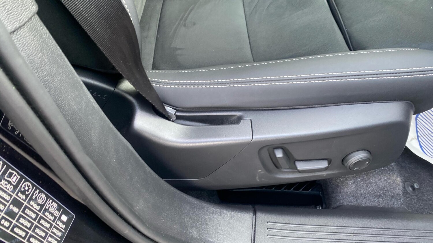 Used Volvo XC40 for sale - 77671799: Photo 30