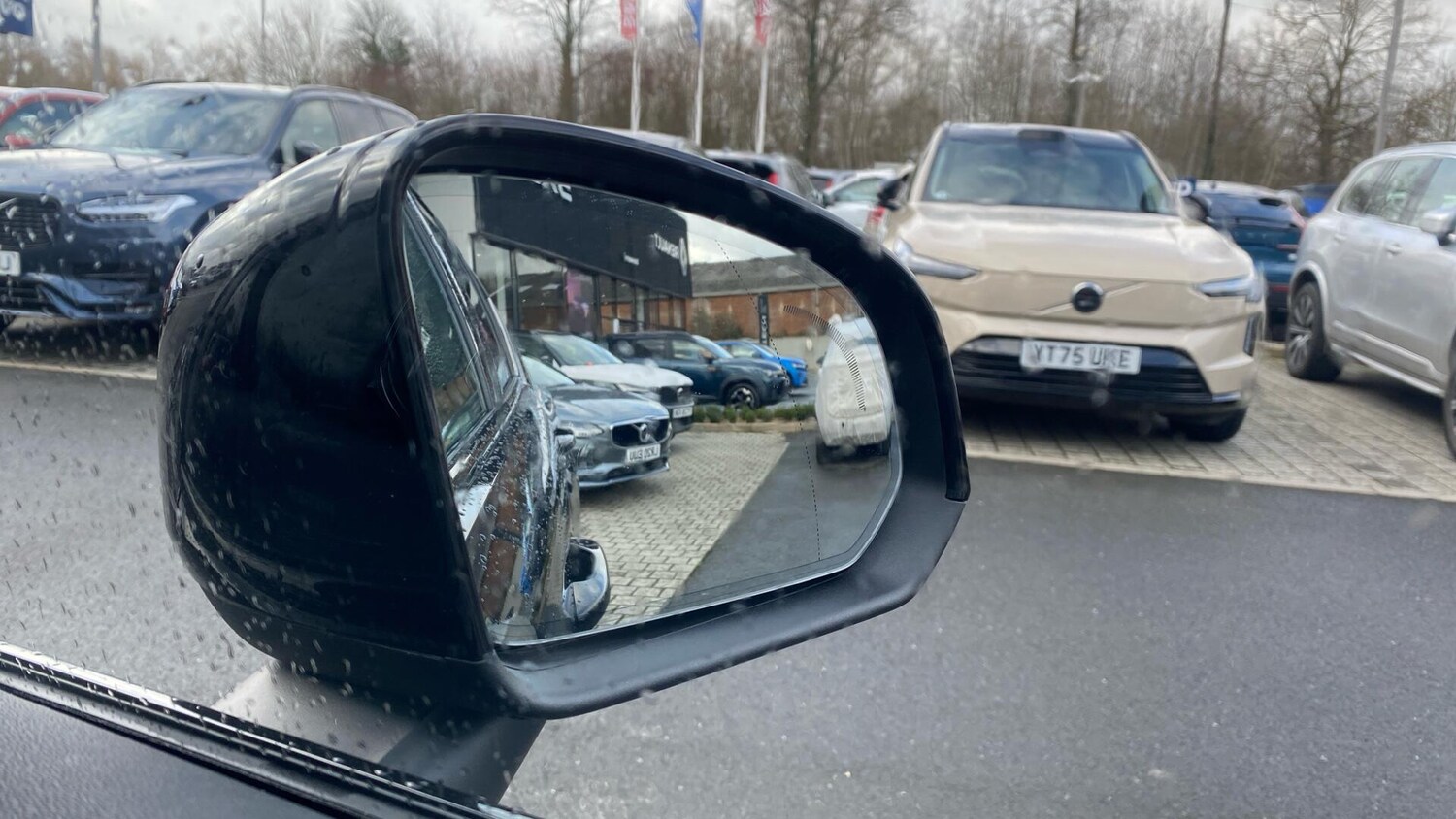 Used Volvo XC40 for sale - 77671799: Photo 32