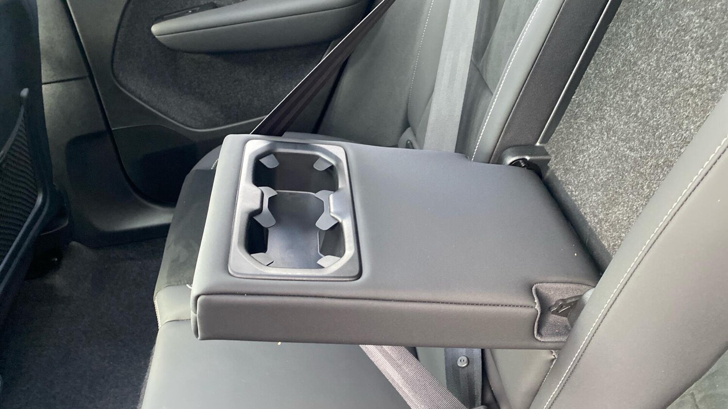 Used Volvo XC40 for sale - 77671799: Photo 34