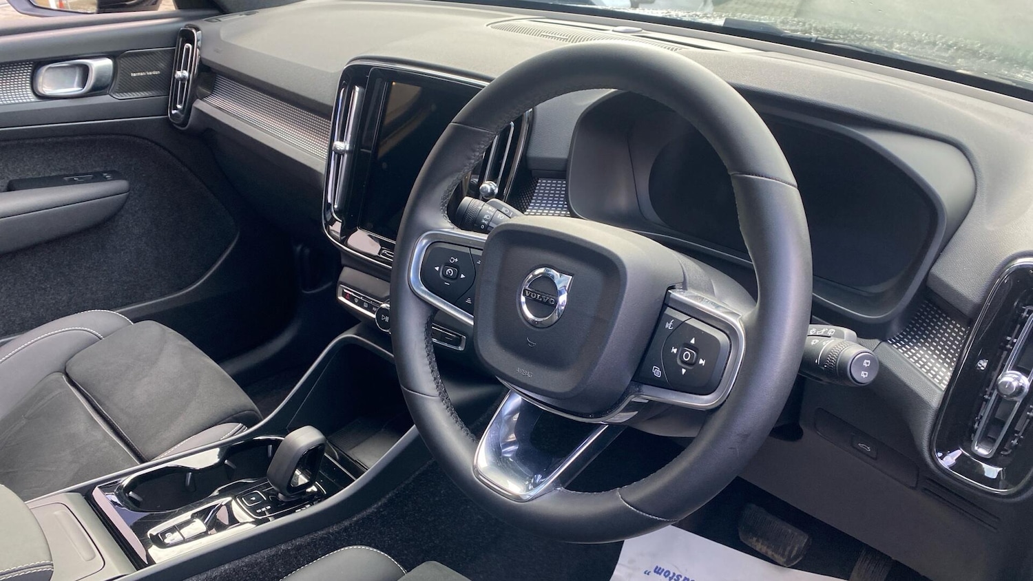 Used Volvo XC40 for sale - 77671799: Photo 4