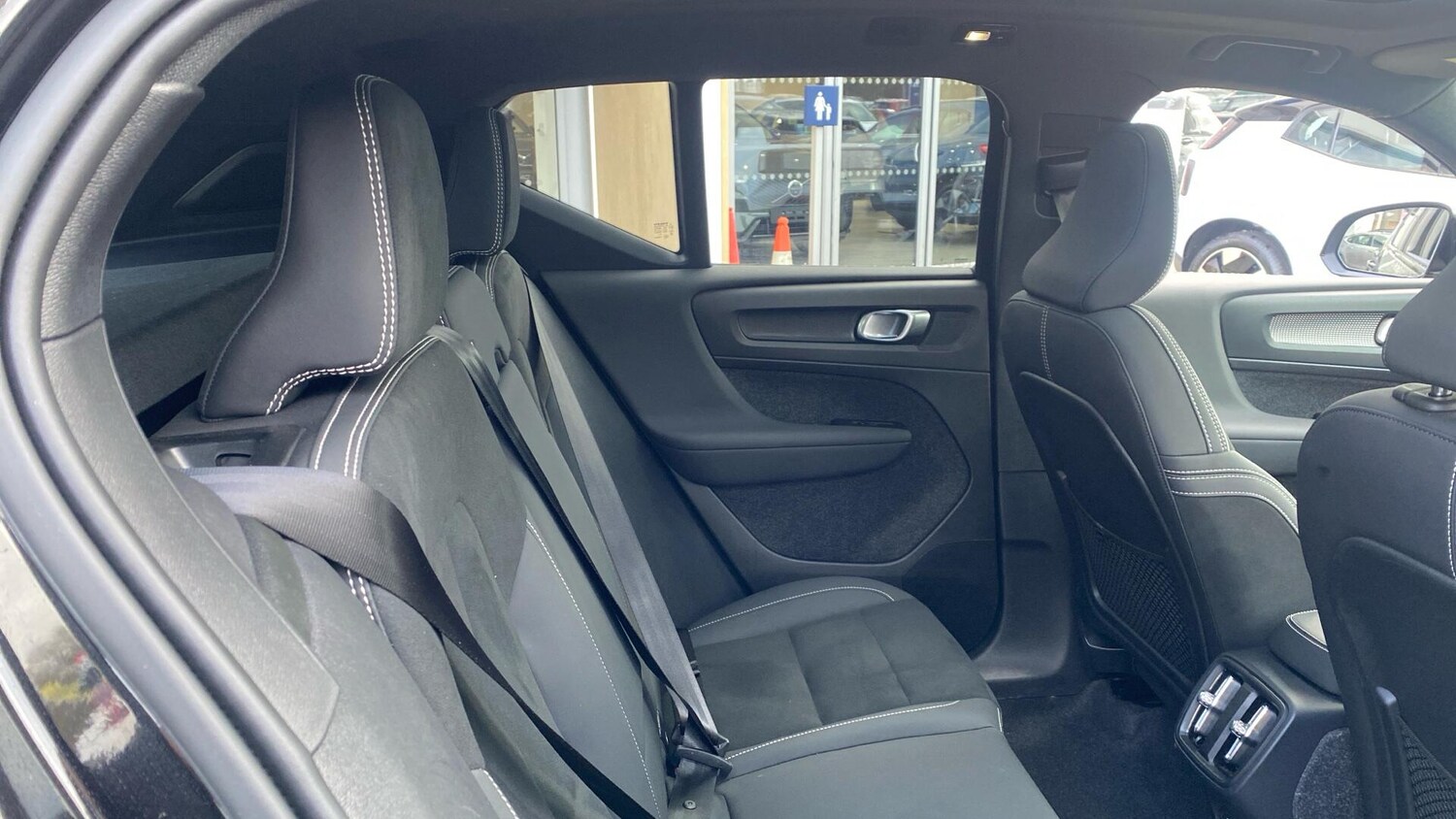 Used Volvo XC40 for sale - 77671799: Photo 6