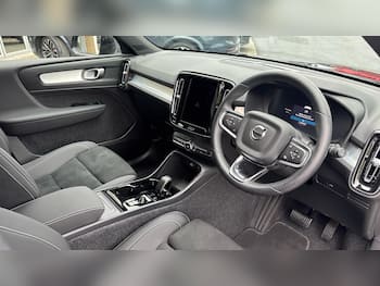 Used Volvo XC40 2025 for sale - 79613225: Photo