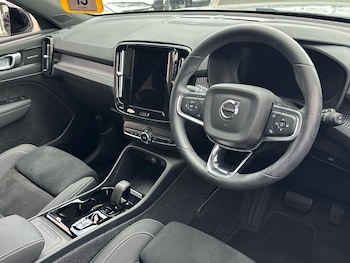 Used Volvo XC40 2023 for sale - 79075293: Photo