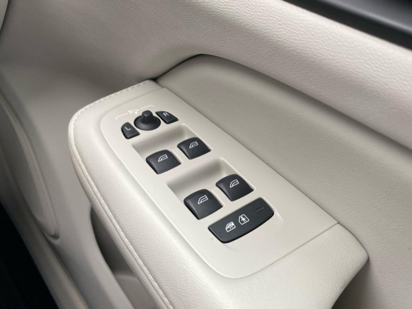 Used Volvo V60 2022 for sale - 76849957: Photo 30