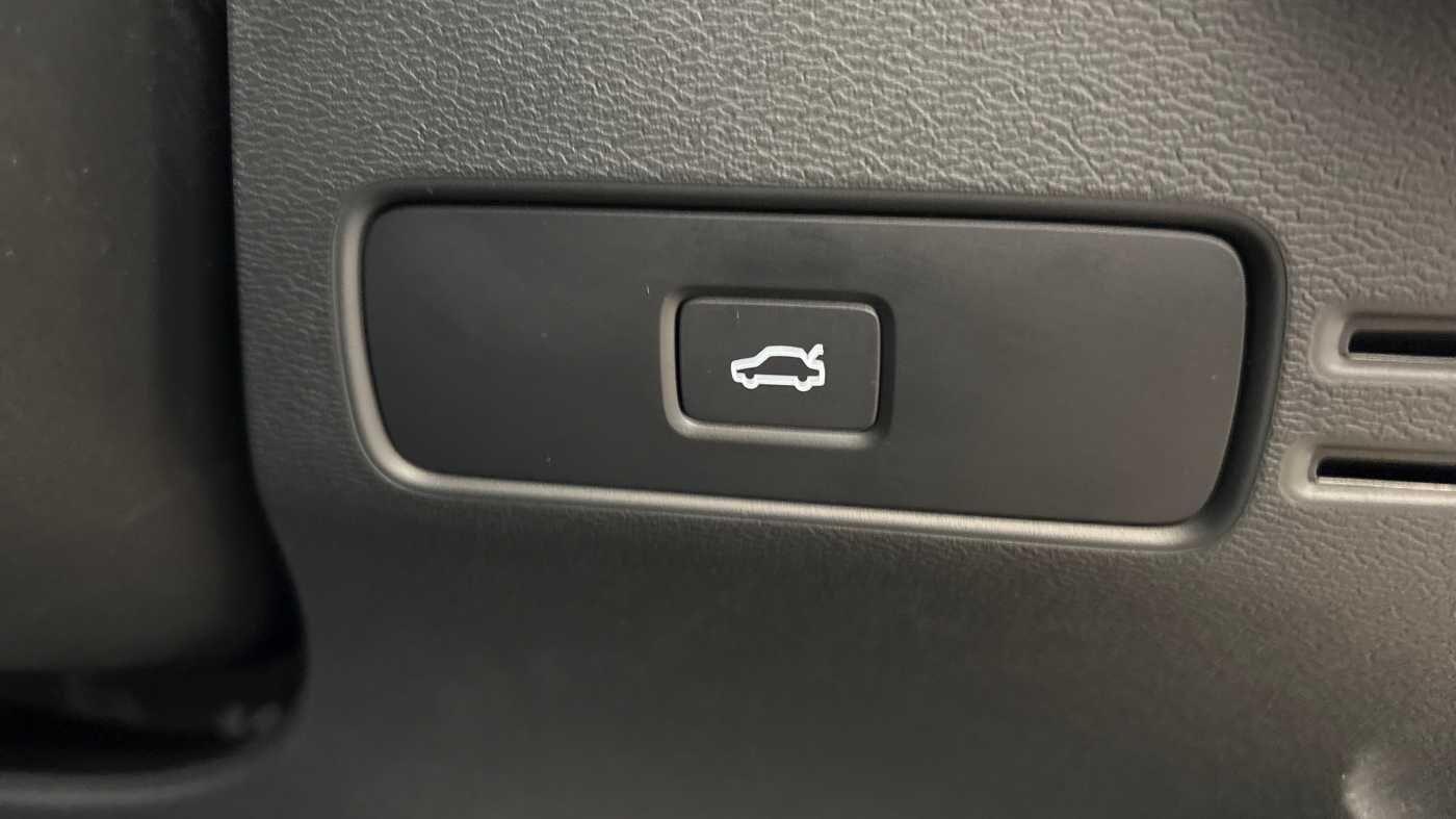 Used Volvo XC40 2024 for sale - 76825048: Photo 31