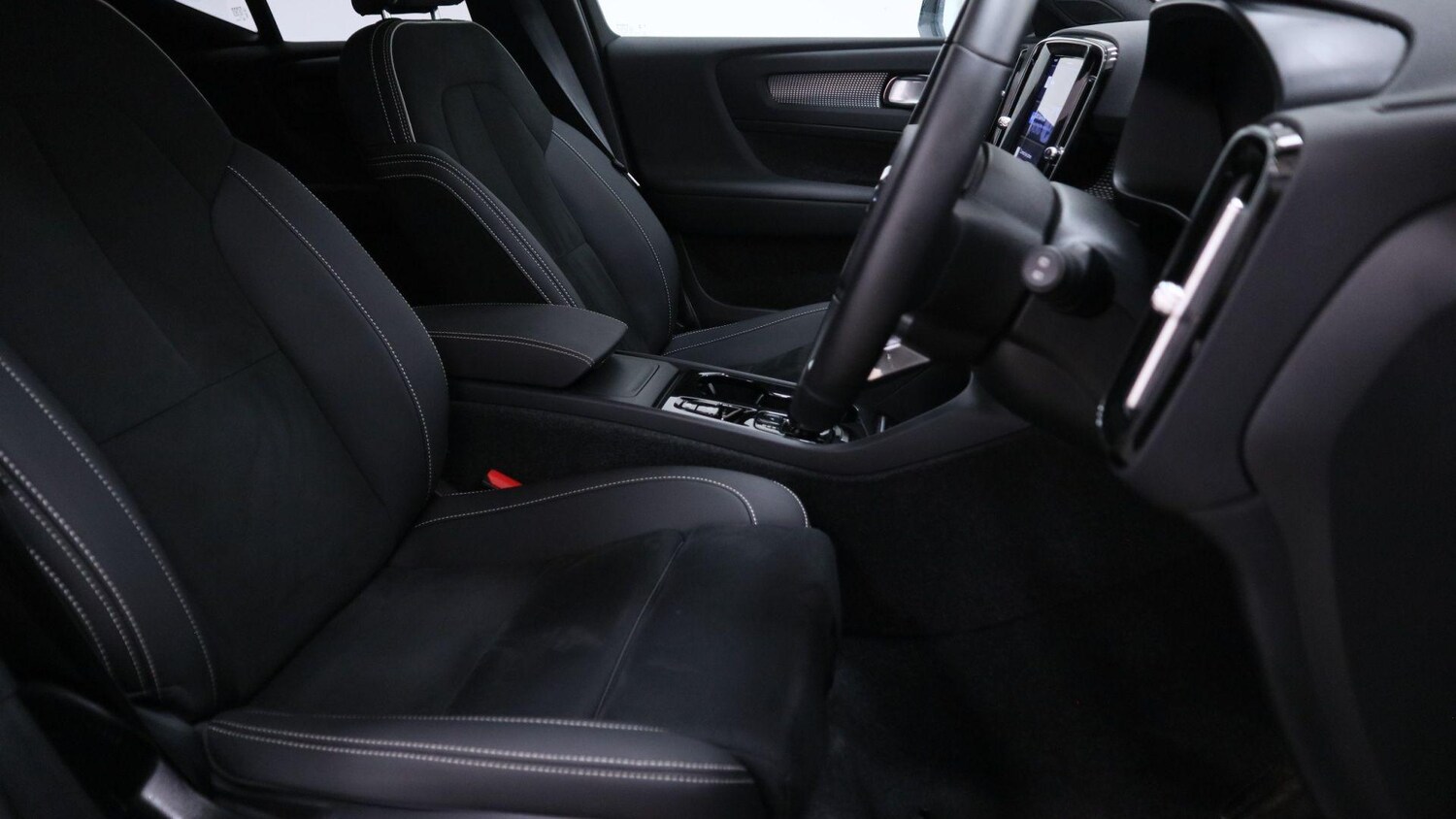 Used Volvo XC40 2024 for sale - 77439861: Photo 25