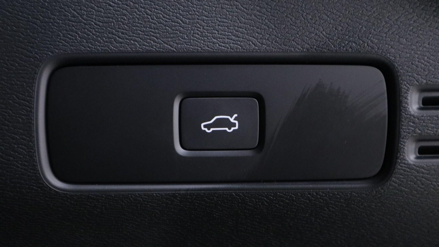 Used Volvo XC40 2024 for sale - 77439861: Photo 27