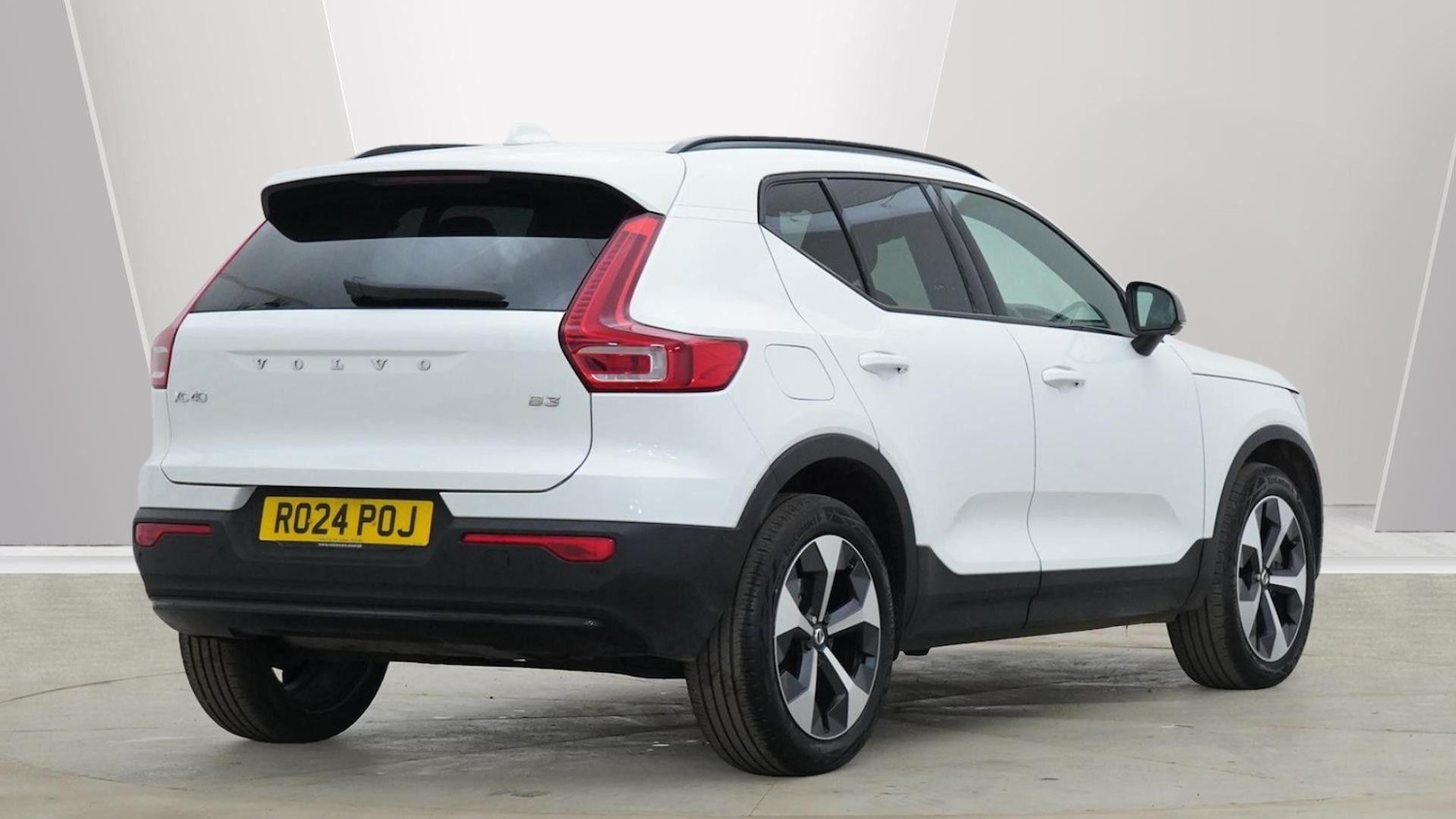 Used Volvo XC40 2024 for sale - 77439861: Photo 4