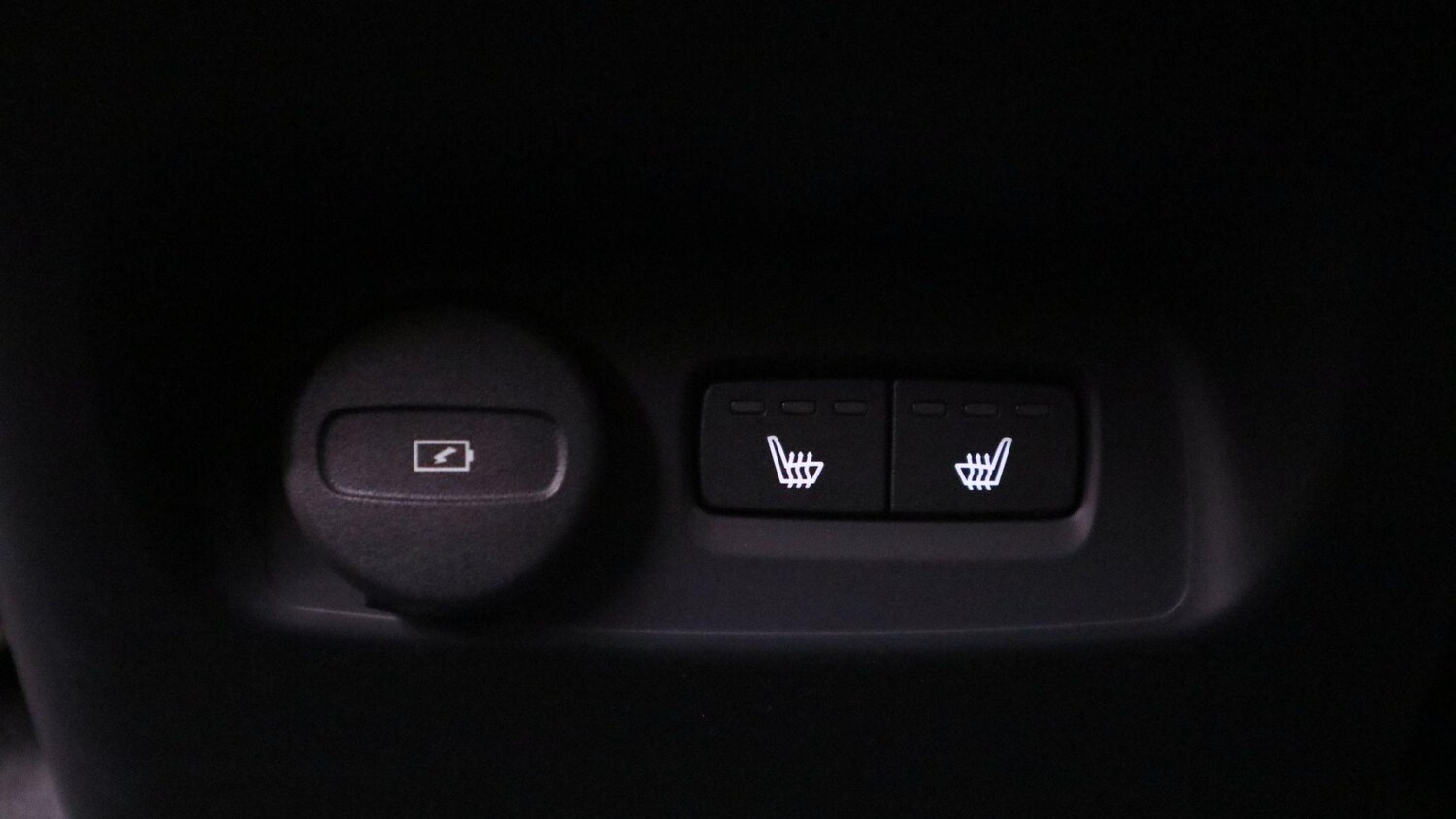 Used Volvo XC40 2024 for sale - 77439861: Photo 40