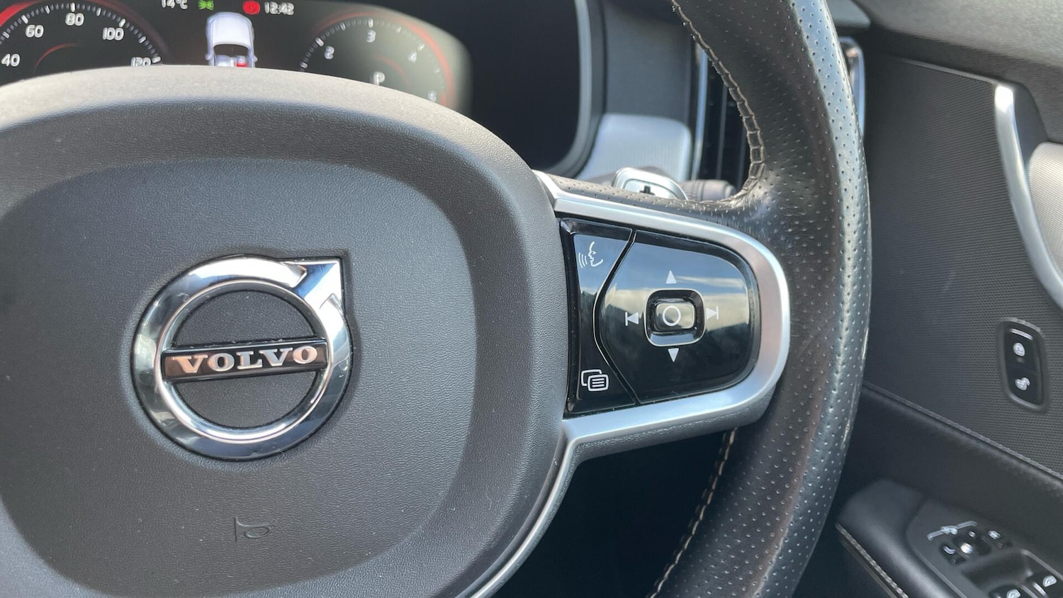 Used Volvo V90 2018 for sale - 76137904: Photo 22