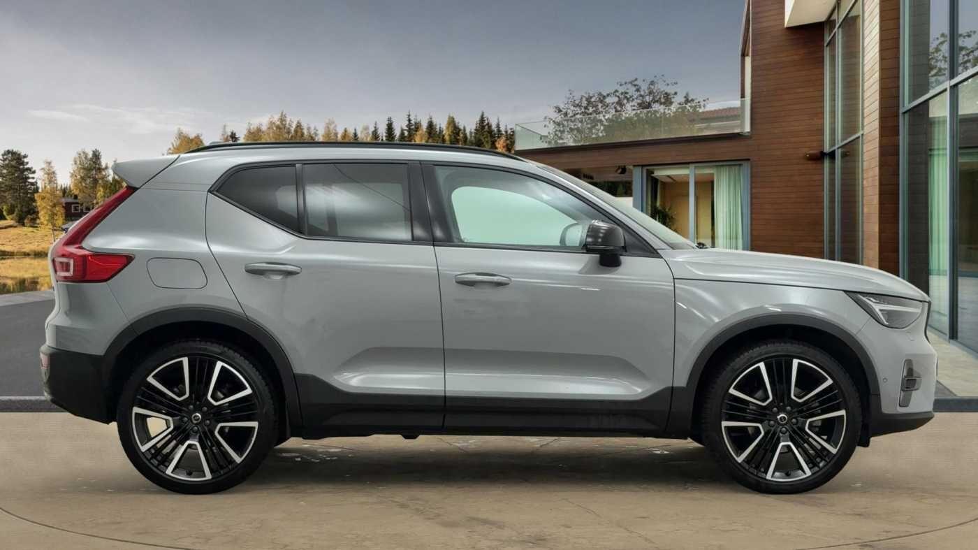 Used Volvo XC40 2024 for sale - 76849809: Photo 2