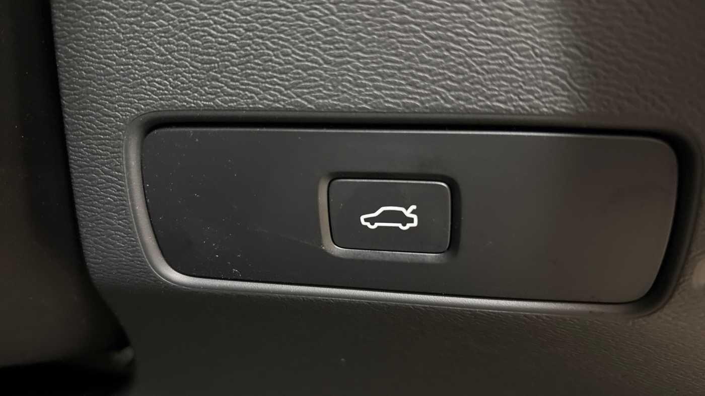 Used Volvo XC40 2024 for sale - 76849809: Photo 31