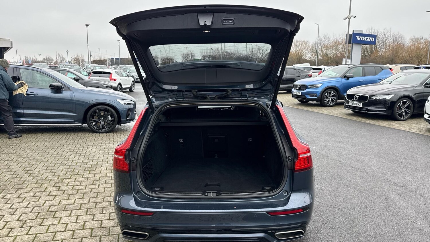 Used Volvo V60 2022 for sale - 77440240: Photo 13