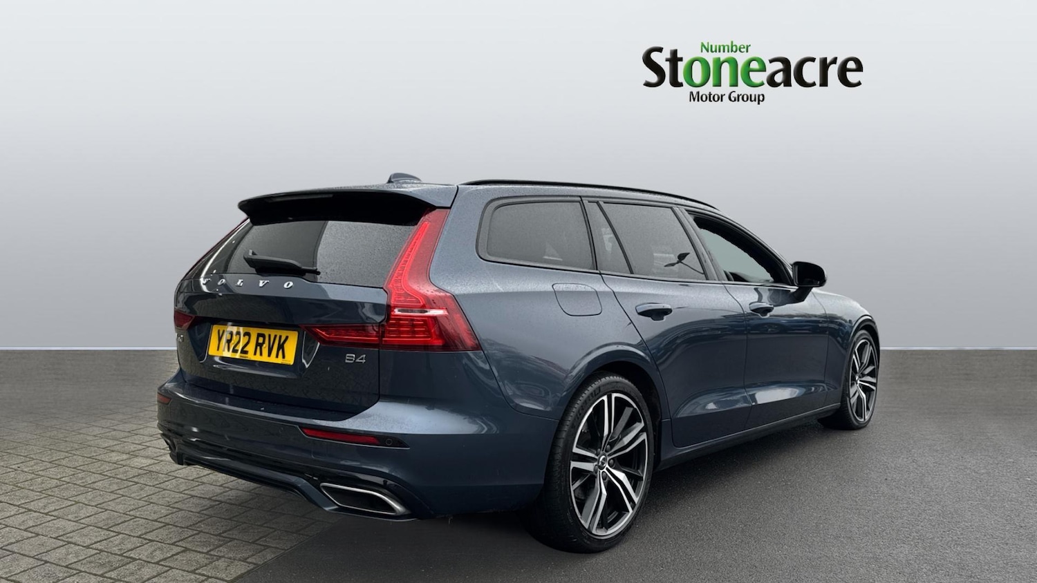 Used Volvo V60 2022 for sale - 77440240: Photo 2
