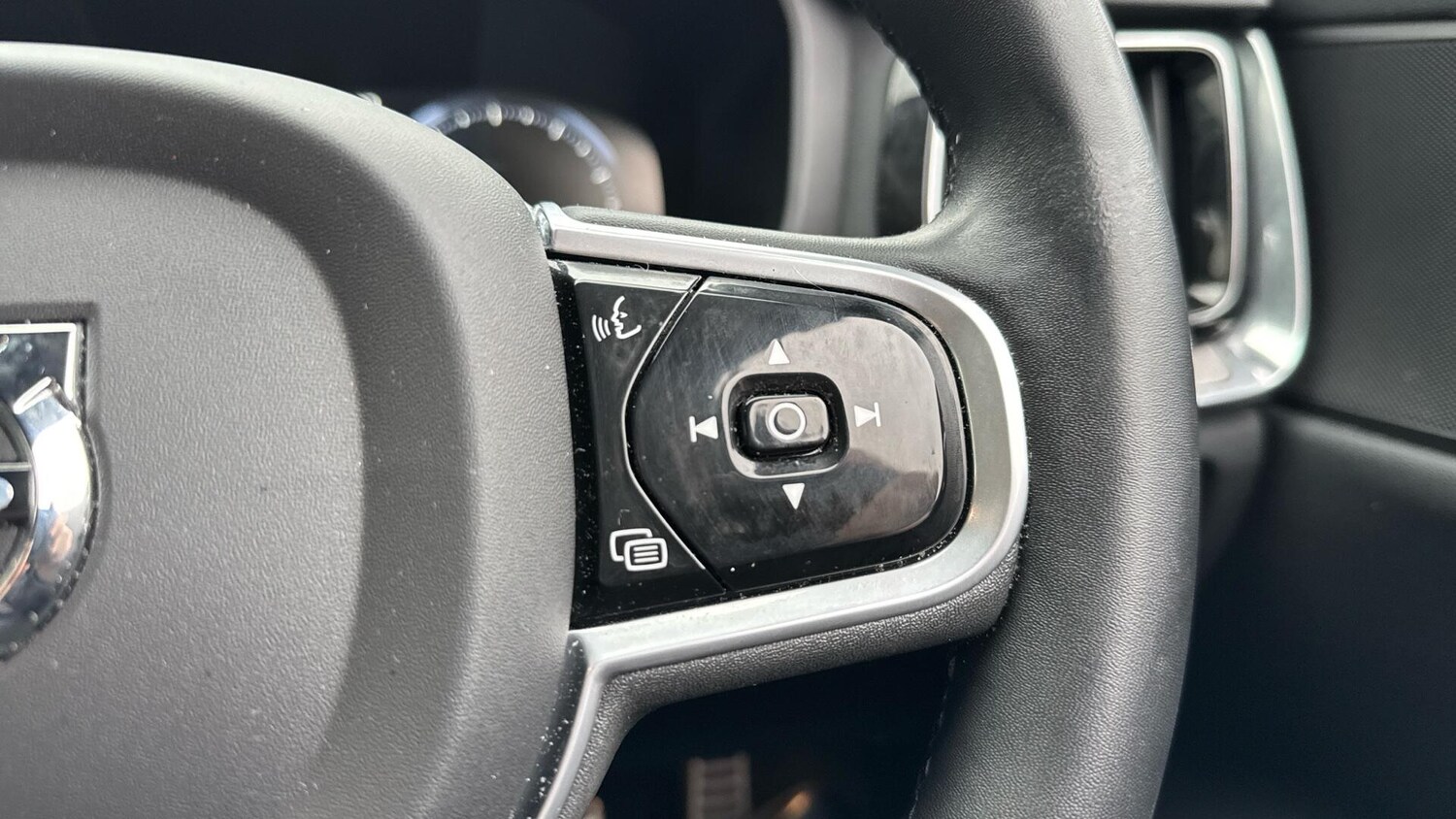 Used Volvo V60 2022 for sale - 77440240: Photo 22