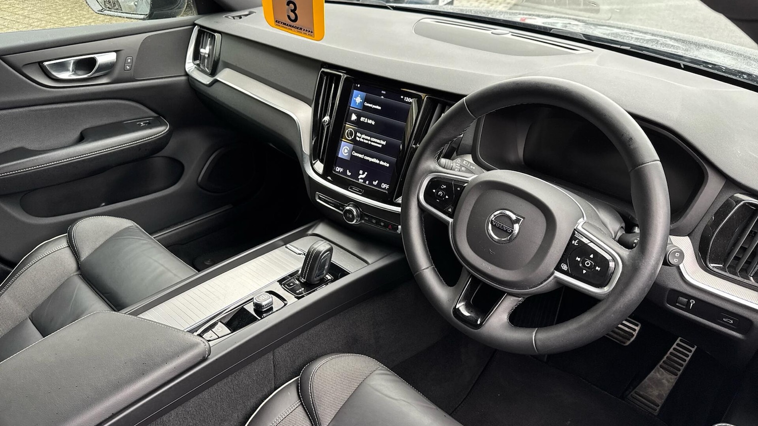 Used Volvo V60 2022 for sale - 77440240: Photo 4