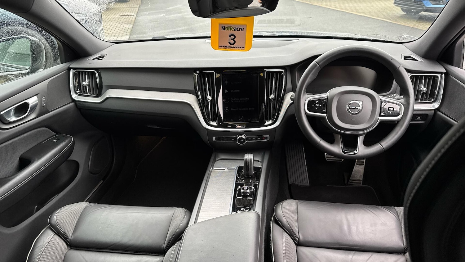 Used Volvo V60 2022 for sale - 77440240: Photo 5