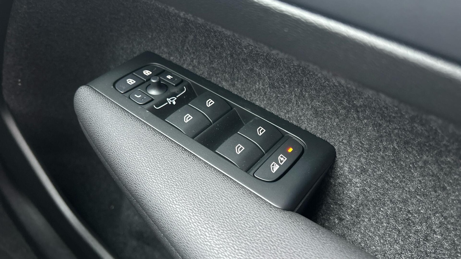 Used Volvo XC40 2025 for sale - 77074659: Photo 24