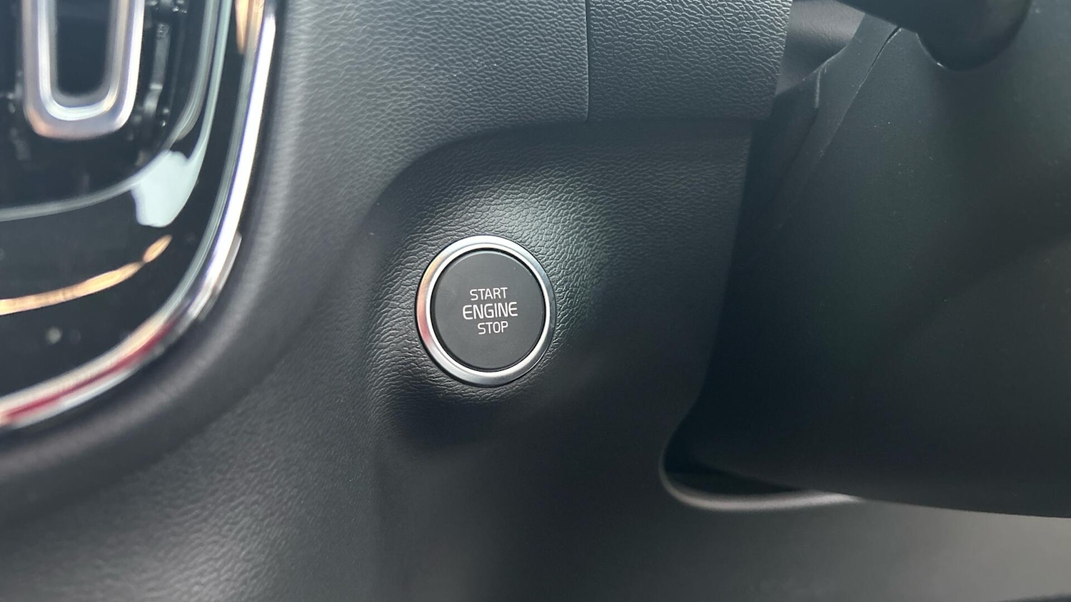 Used Volvo XC40 2025 for sale - 77074659: Photo 27