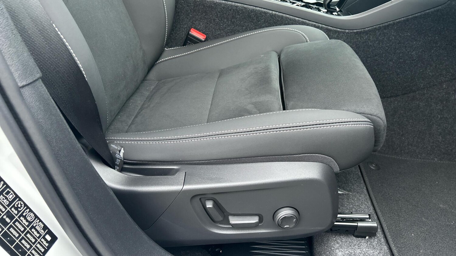 Used Volvo XC40 2025 for sale - 77074659: Photo 30