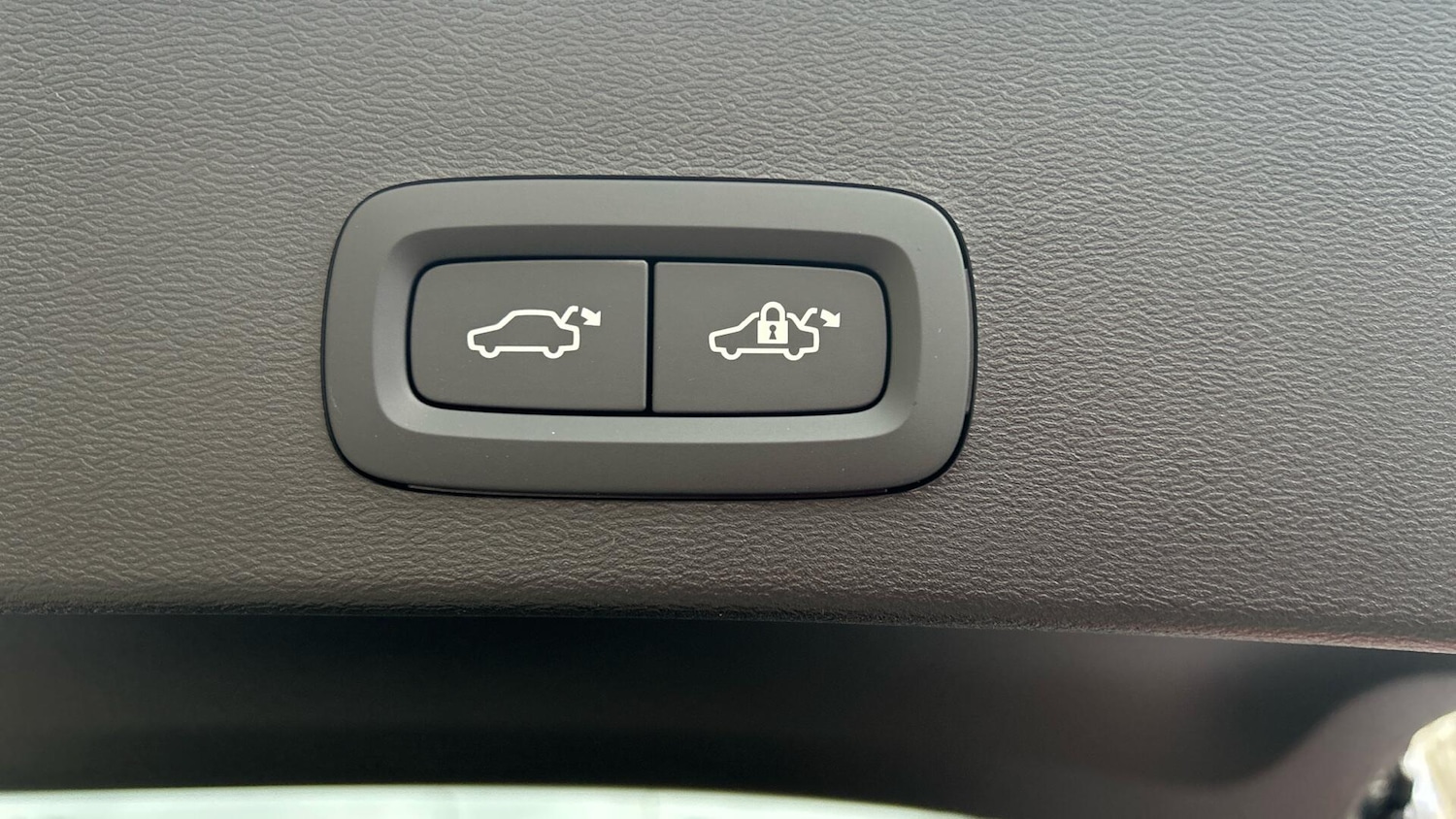 Used Volvo XC40 2025 for sale - 77074659: Photo 34