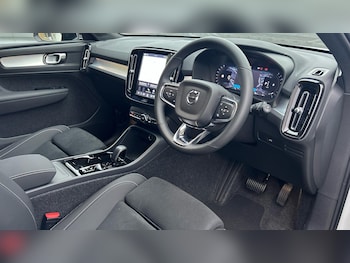 Used Volvo XC40 2025 for sale - 77074659: Photo