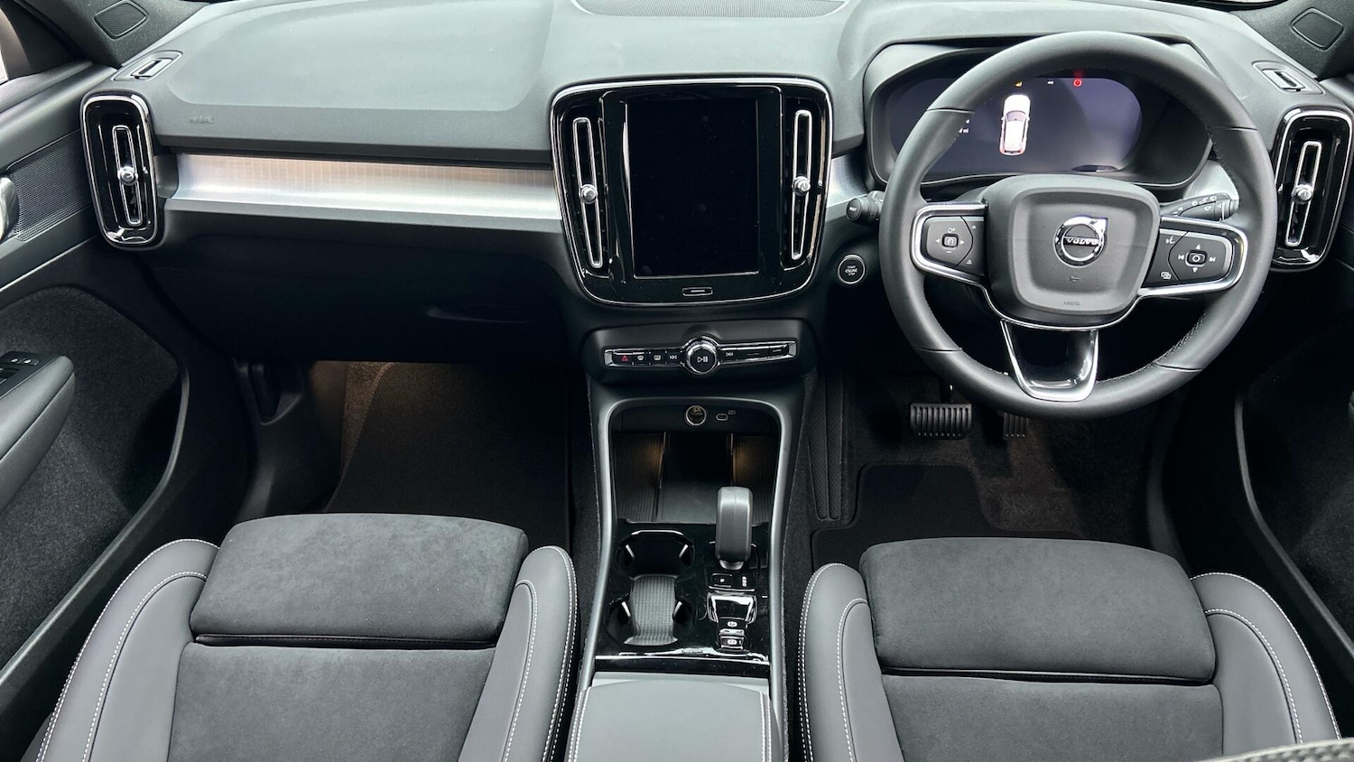 Used Volvo XC40 2025 for sale - 77074659: Photo 5