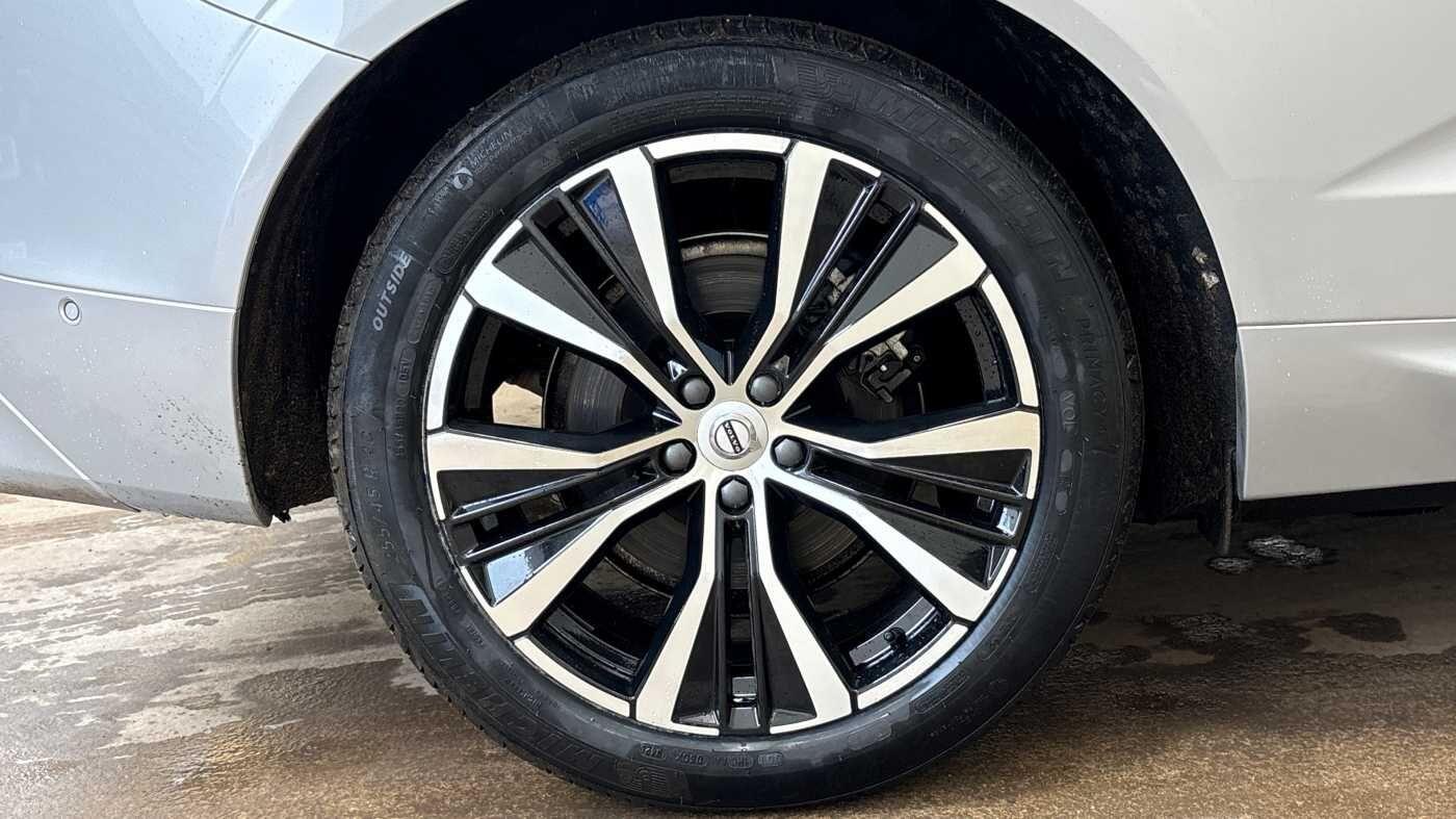 Used Volvo XC60 2025 for sale - 77982299: Photo 4