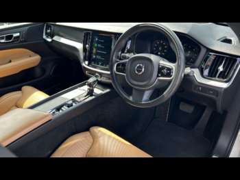Used Volvo V60 2018 for sale - 75030844: Photo