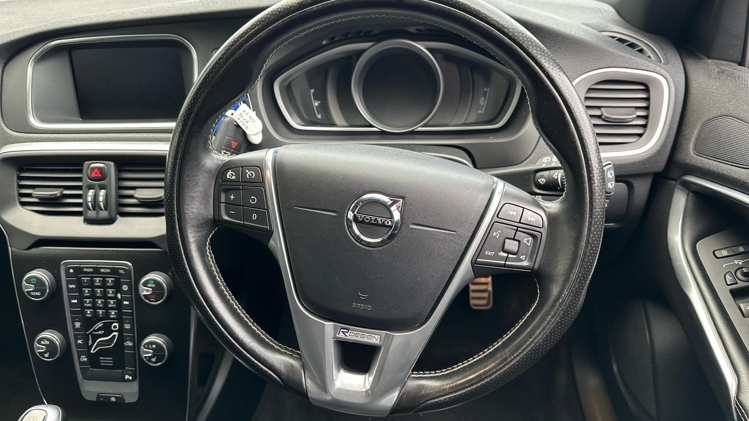 Used Volvo V40 2017 for sale - 77081314: Photo 10