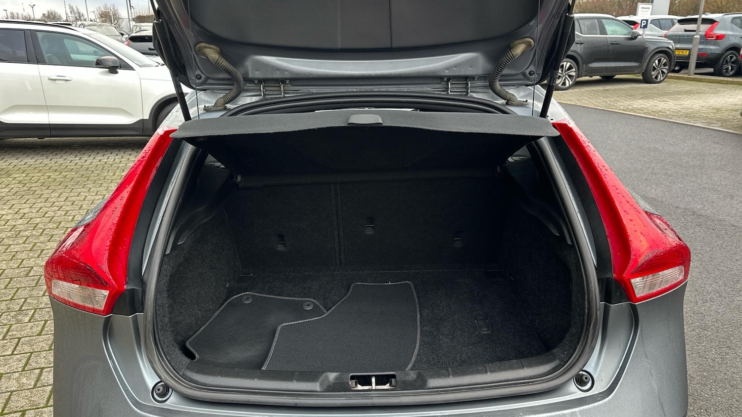 Used Volvo V40 2017 for sale - 77081314: Photo 13