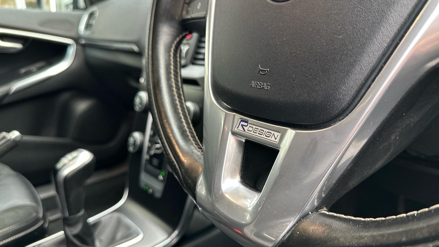 Used Volvo V40 2017 for sale - 77081314: Photo 15