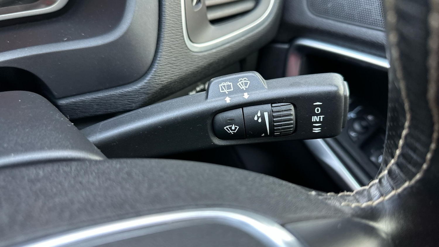 Used Volvo V40 2017 for sale - 77081314: Photo 20