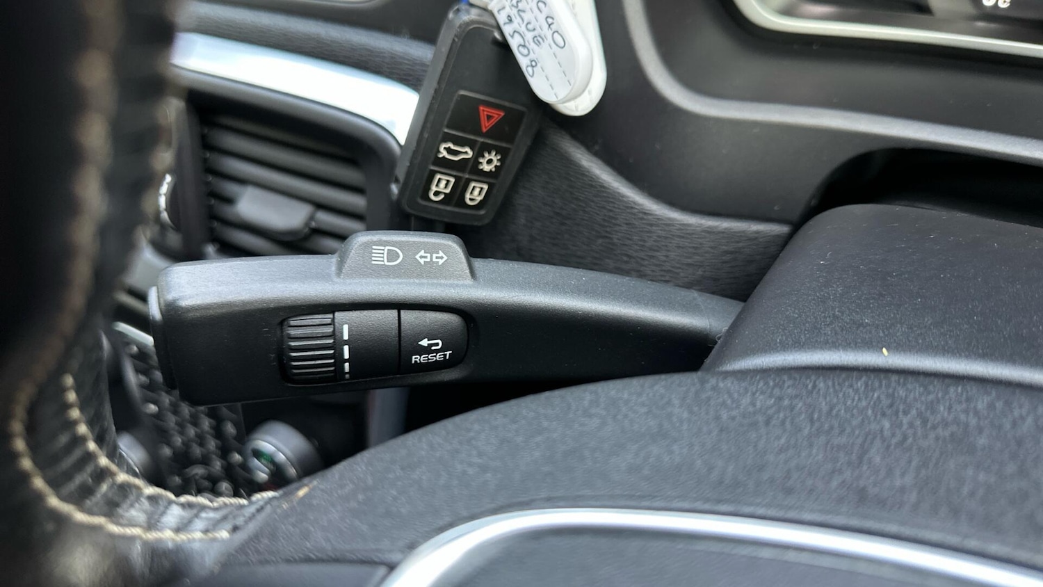 Used Volvo V40 2017 for sale - 77081314: Photo 23