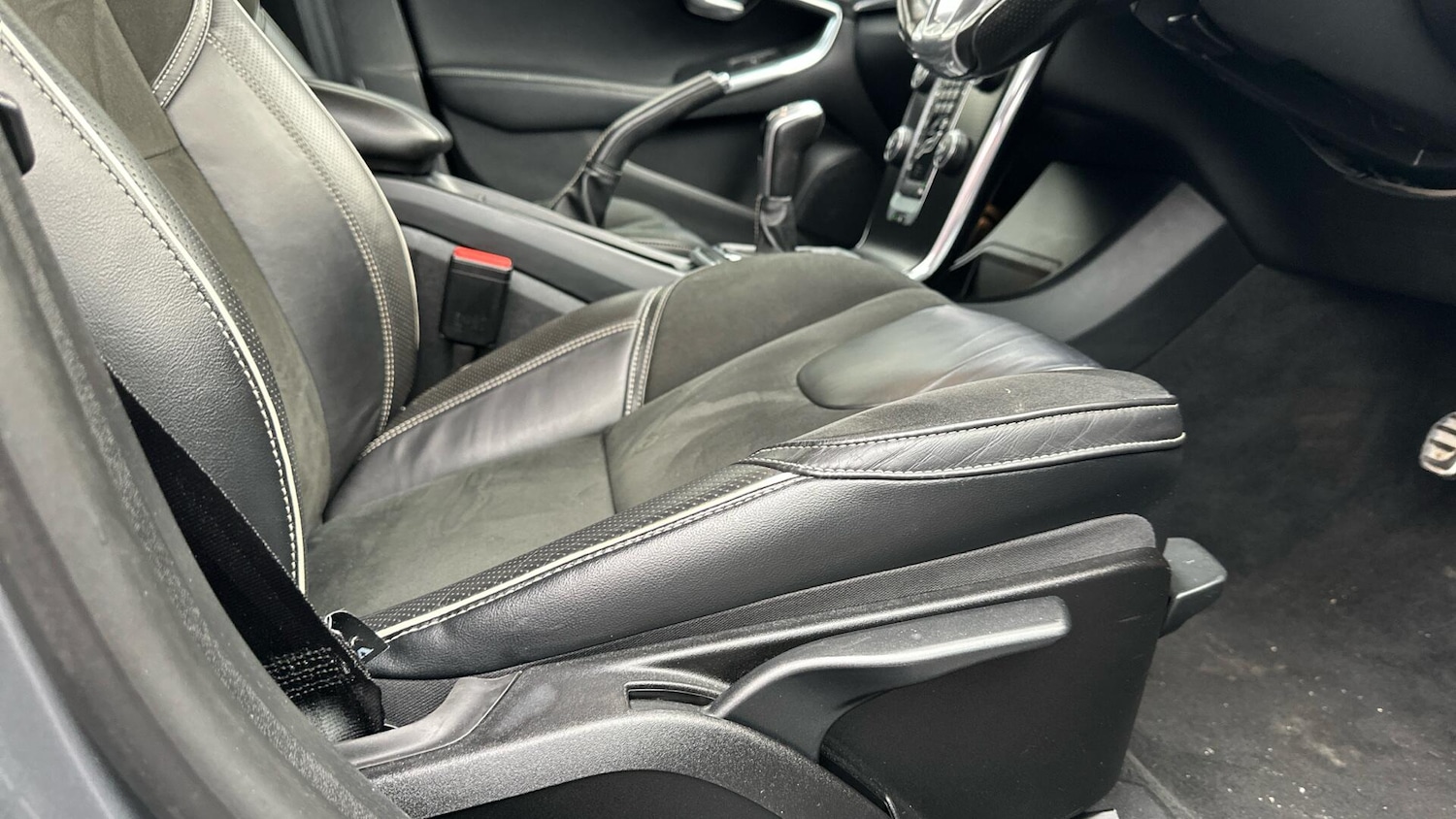 Used Volvo V40 2017 for sale - 77081314: Photo 30