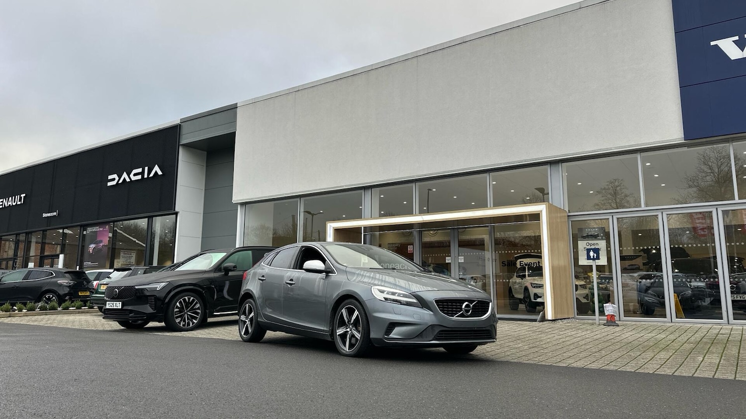 Used Volvo V40 2017 for sale - 77081314: Photo 35